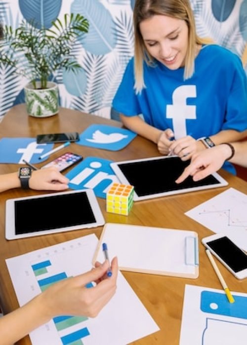 creative-team-having-discussion-social-media-application_23-2147847542